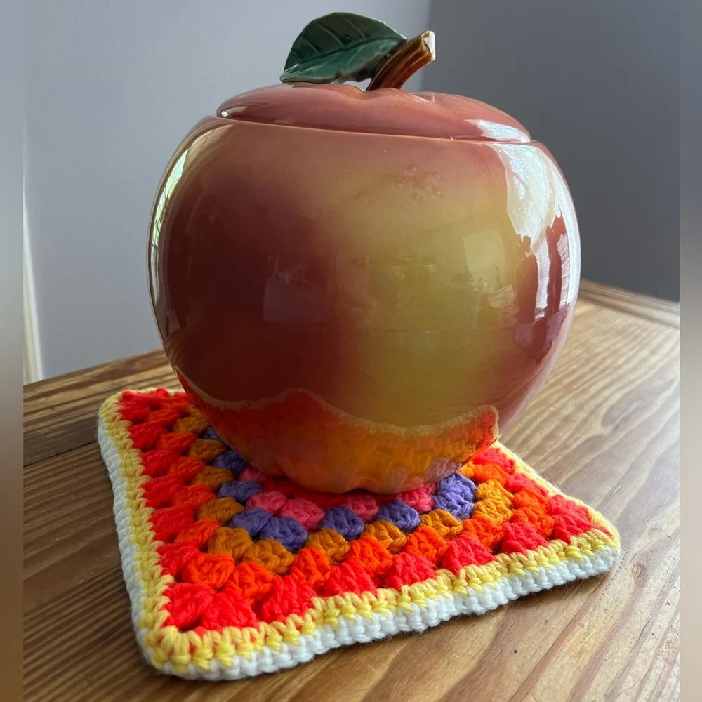 🍎 McCoy Cookie Jar Blushing Apple Vintage 1950’s Excellent NEW Condition! 🍎